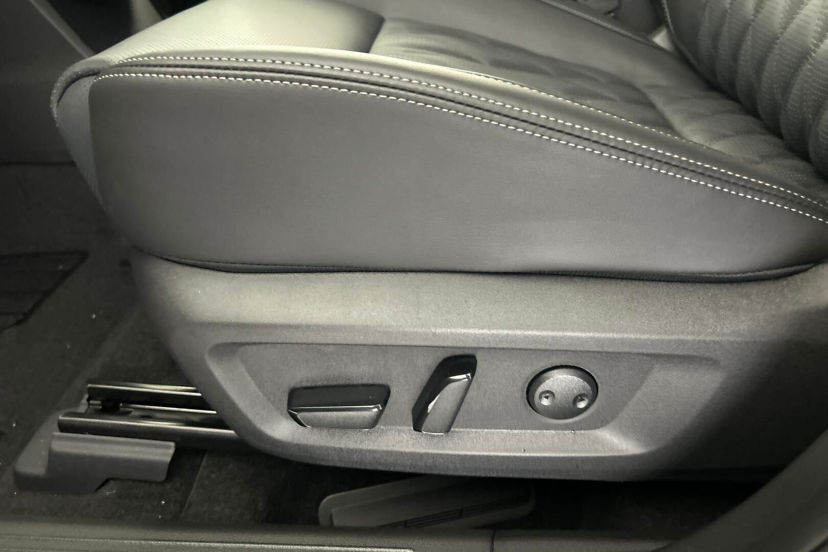 Nissan X-Trail iso kuva 26