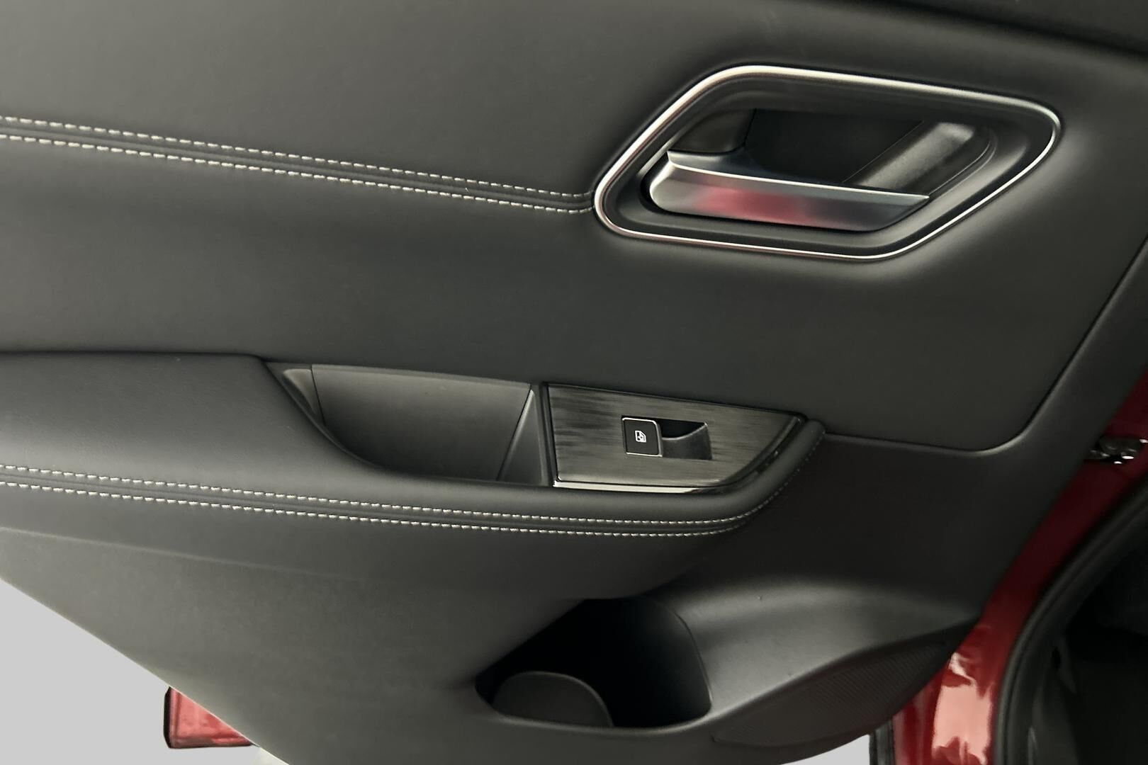 Nissan X-Trail iso kuva 28