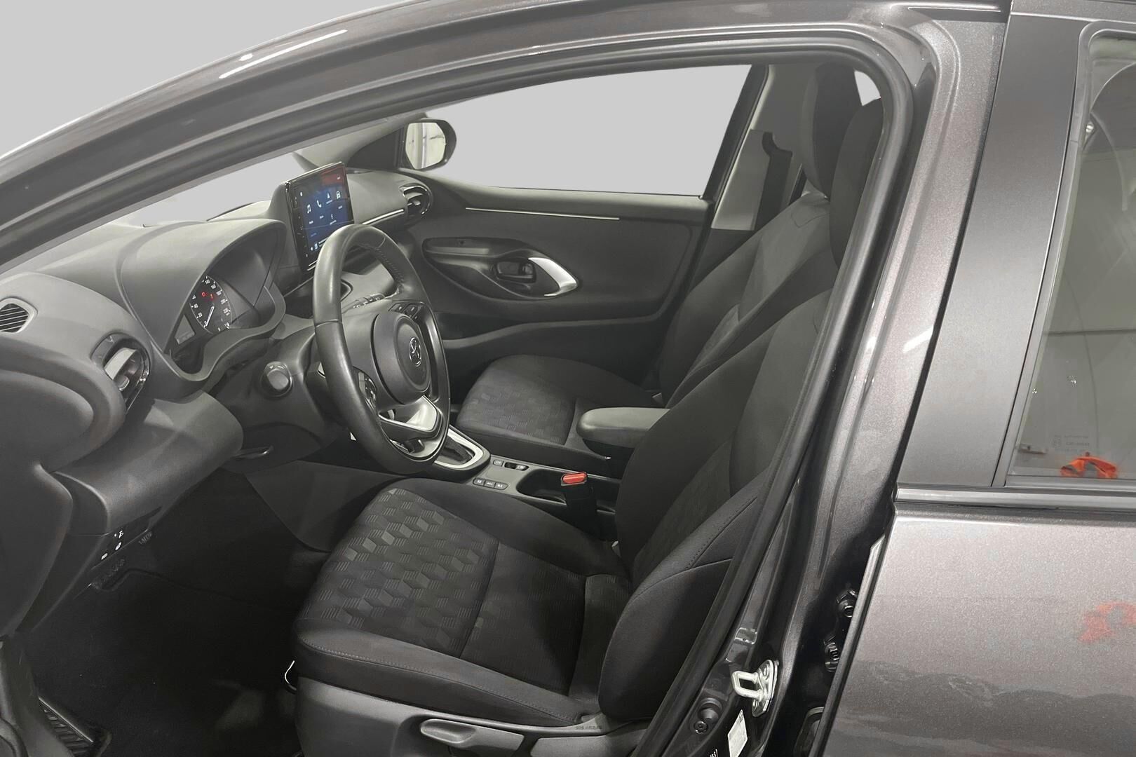 Toyota Yaris iso kuva 8