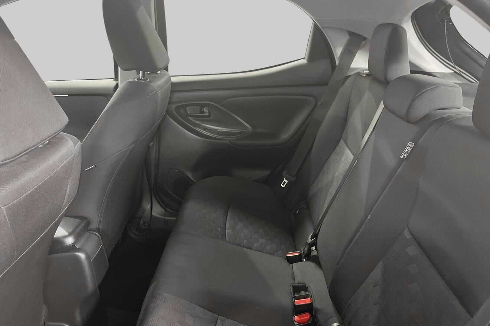 Toyota Yaris iso kuva 9
