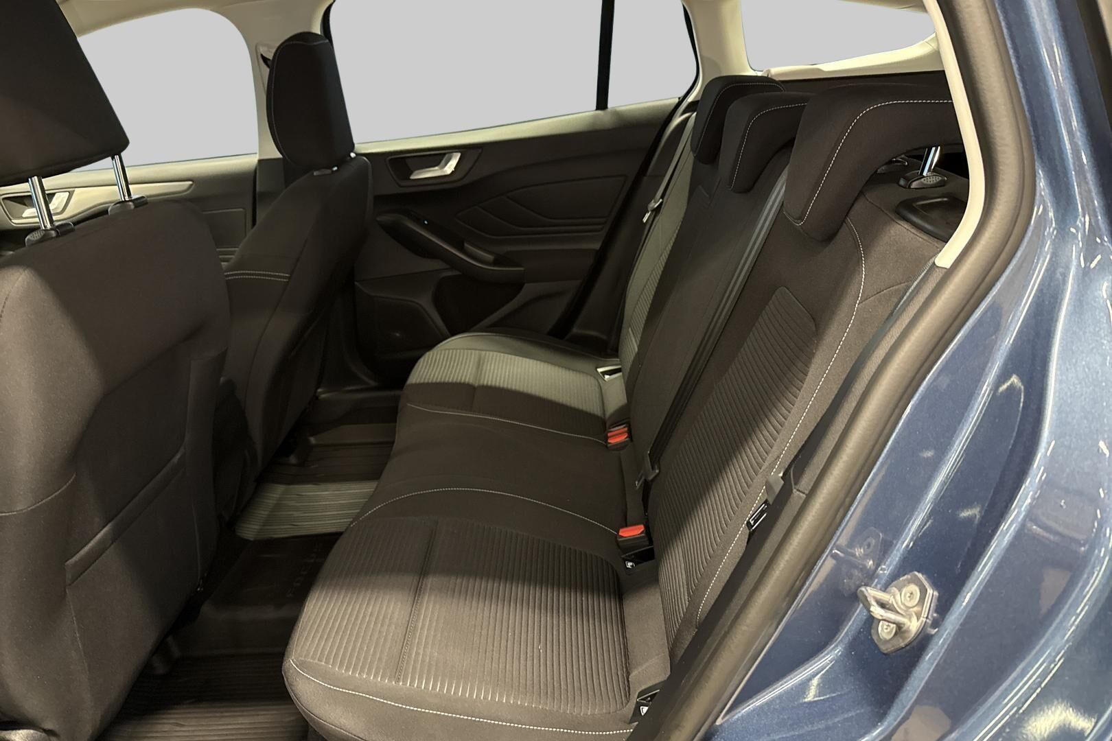Ford Focus iso kuva 9