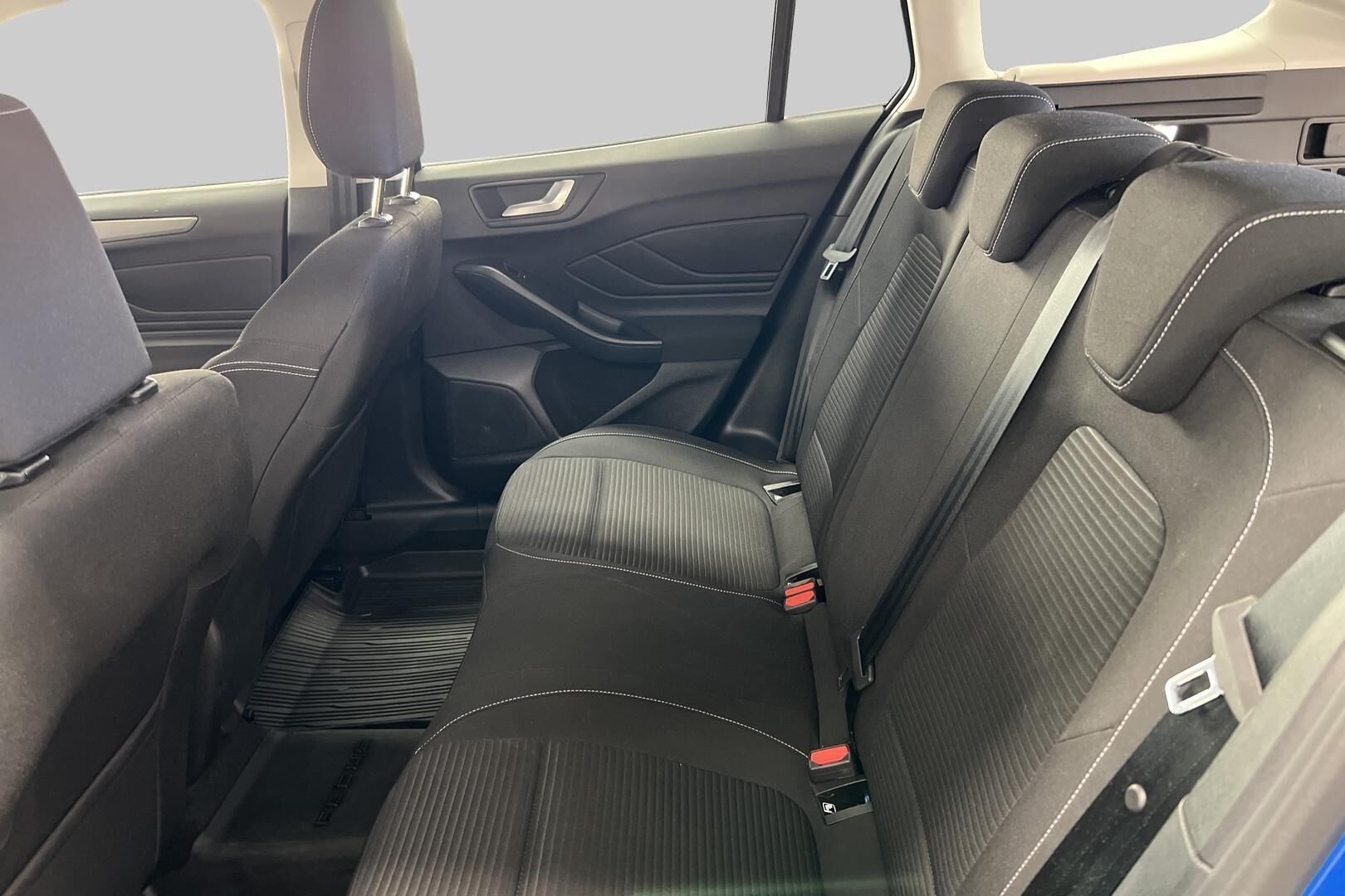 Ford Focus iso kuva 17