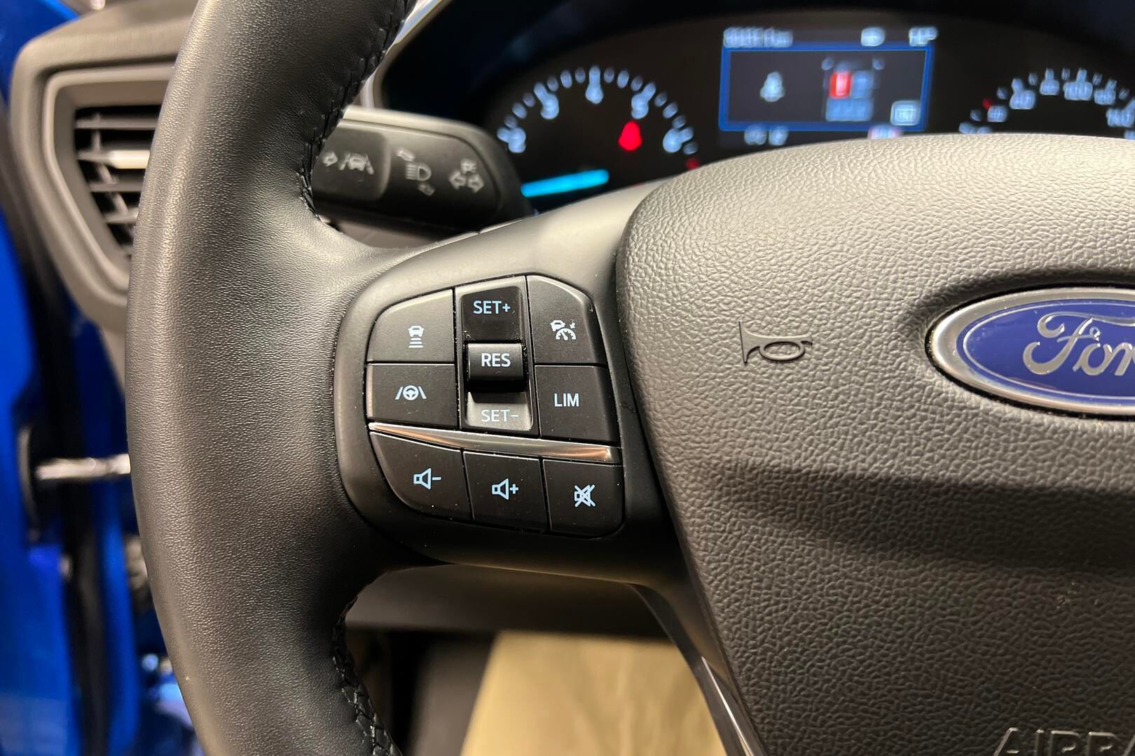 Ford Focus iso kuva 19