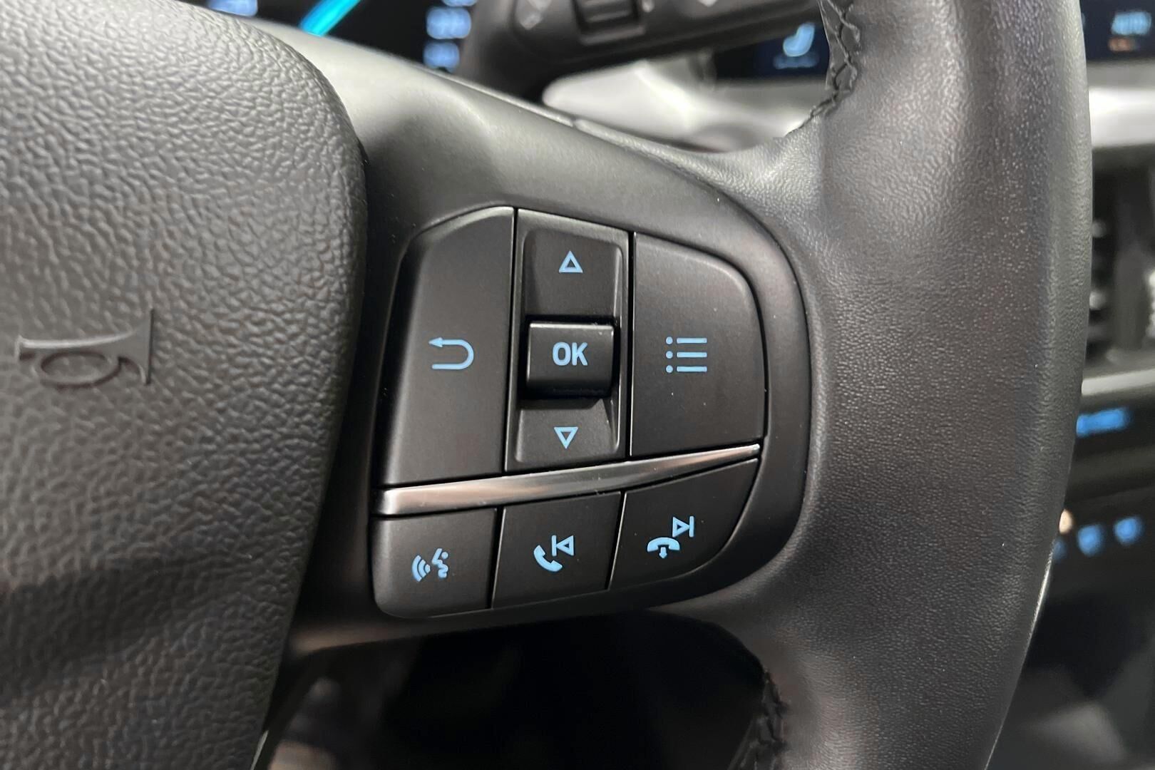 Ford Focus iso kuva 24