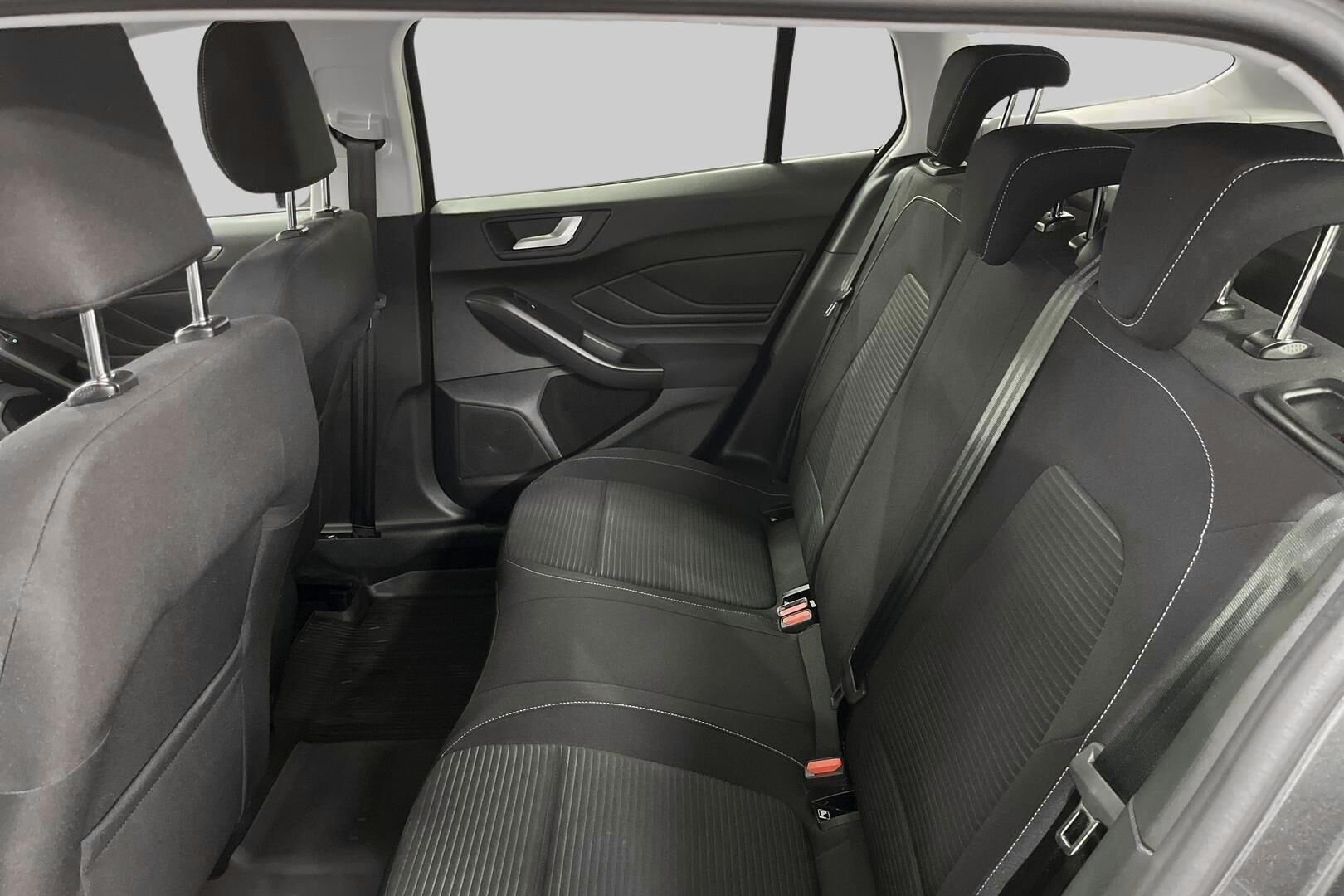 Ford Focus iso kuva 10
