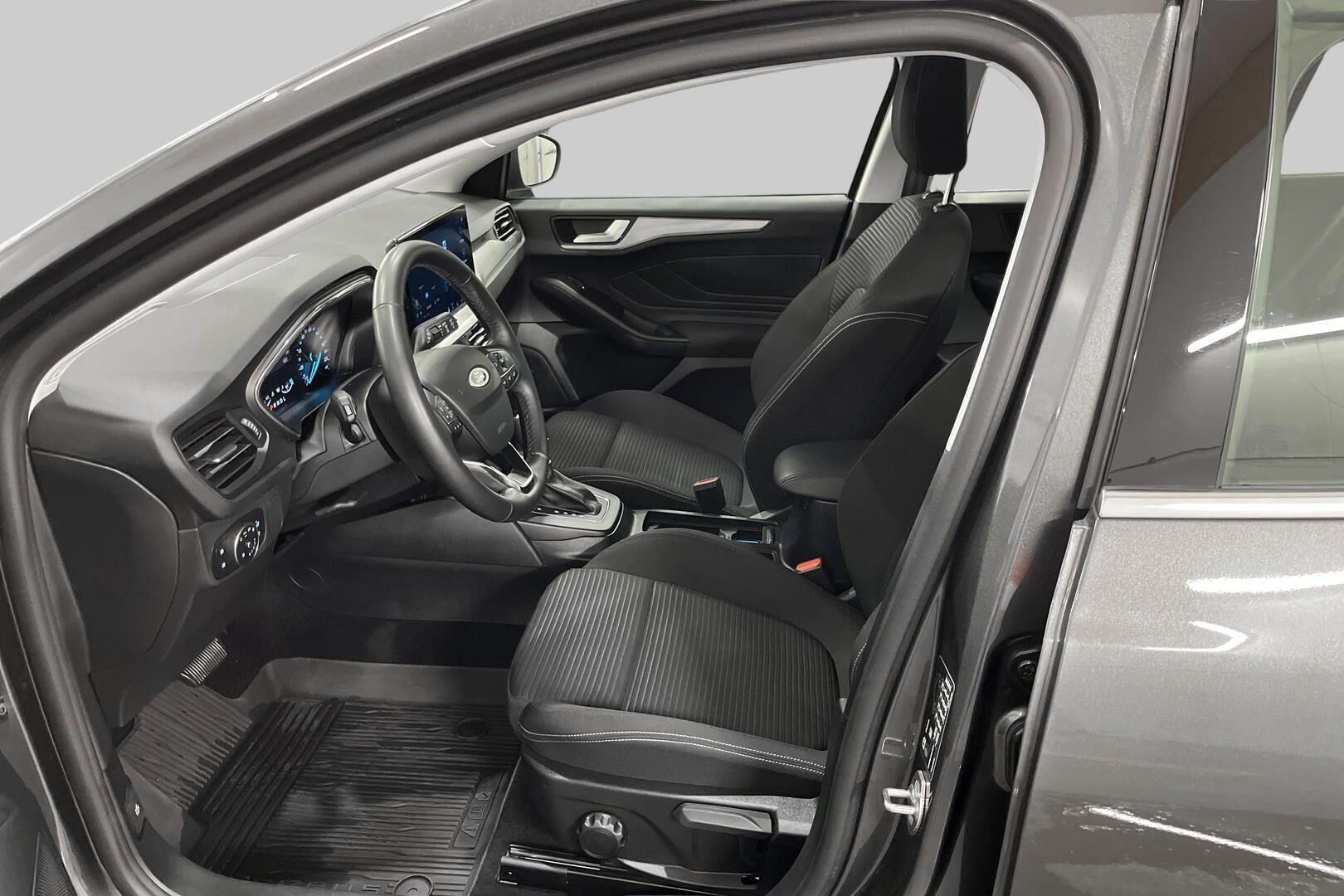 Ford Focus iso kuva 9