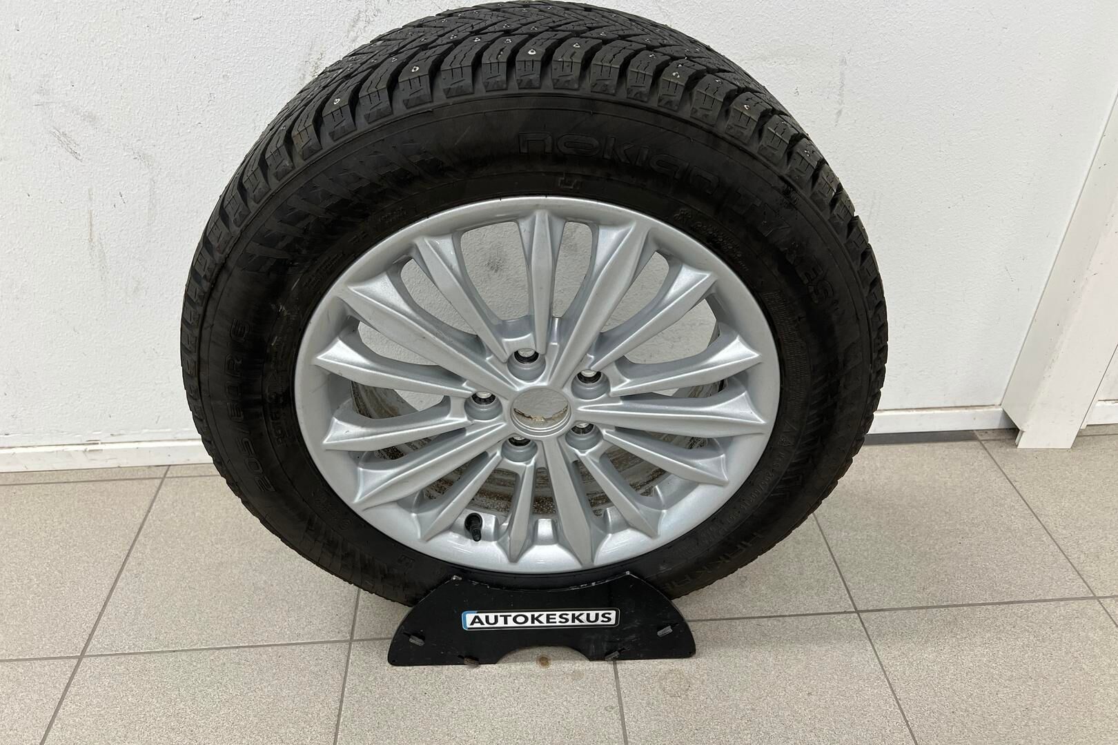 Ford Focus iso kuva 21
