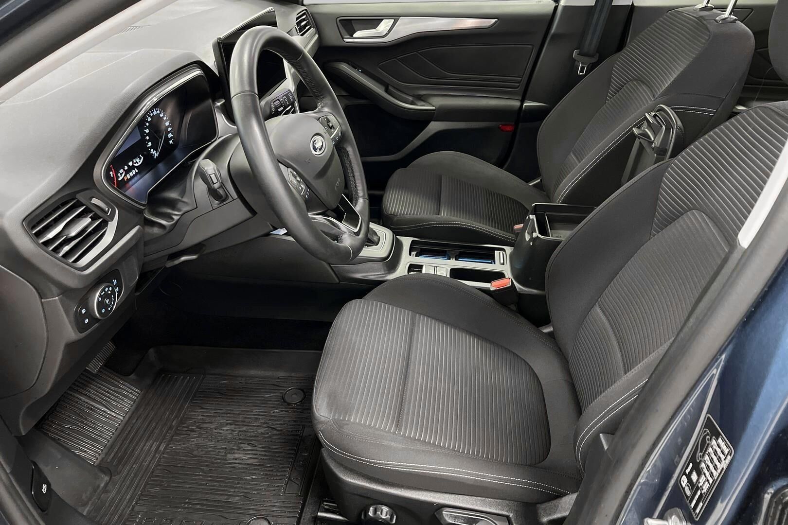 Ford Focus iso kuva 9