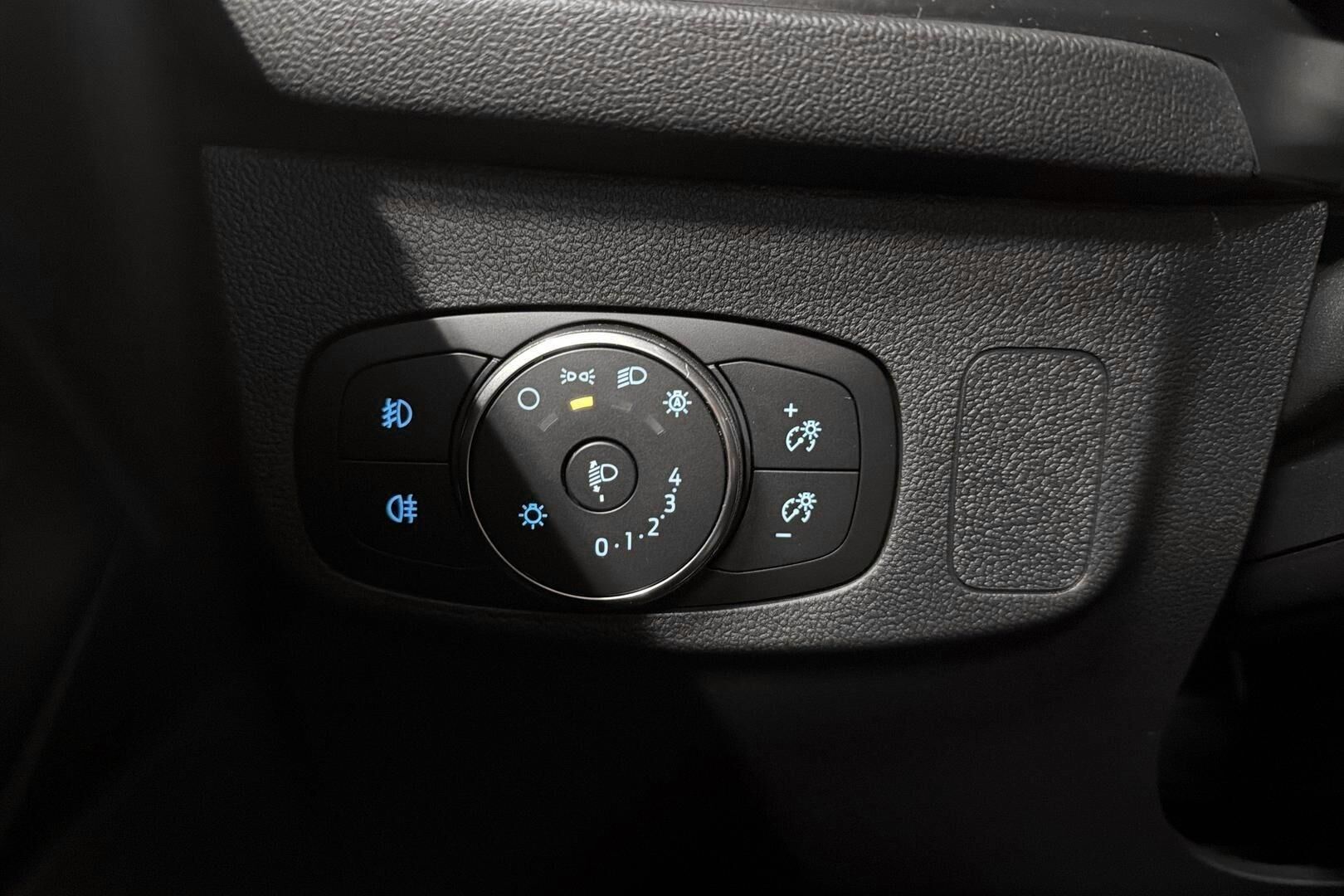 Ford Focus iso kuva 19