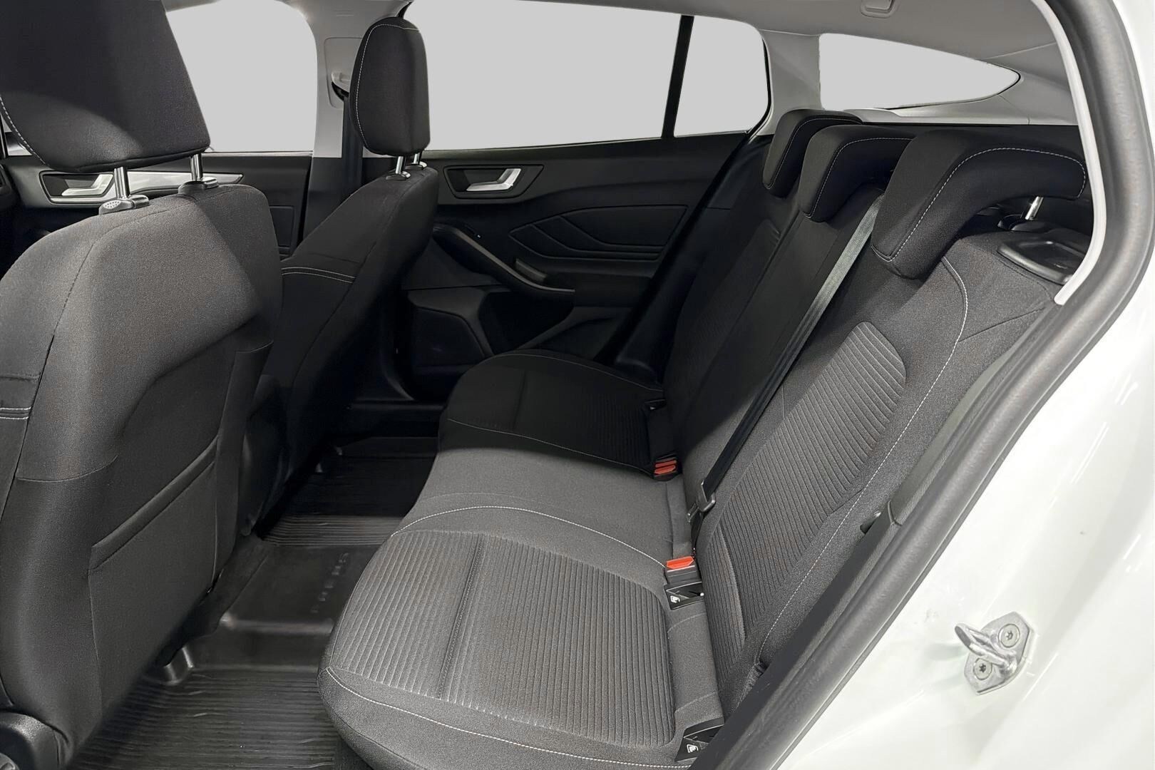 Ford Focus iso kuva 9