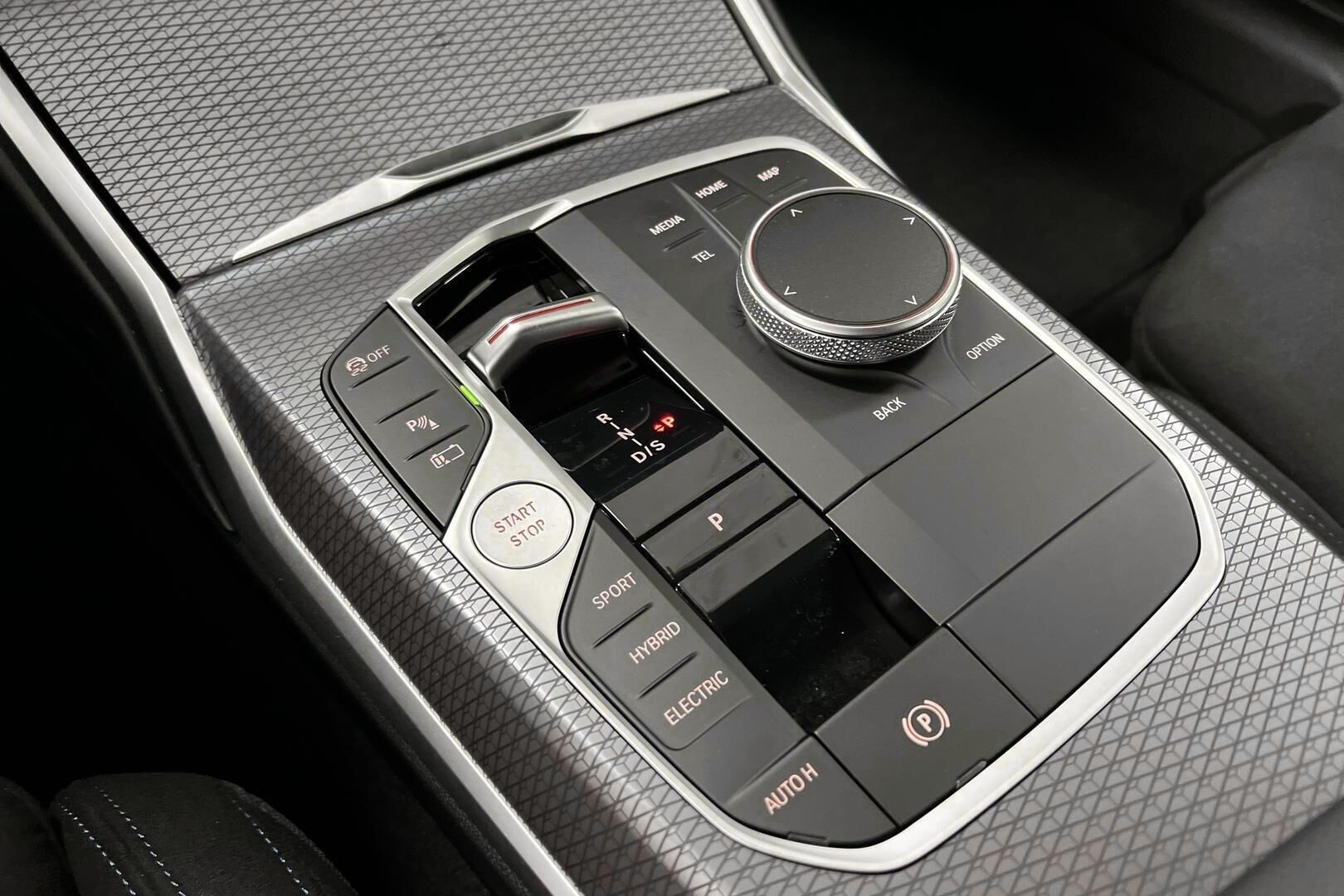 BMW 3-sarja iso kuva 16