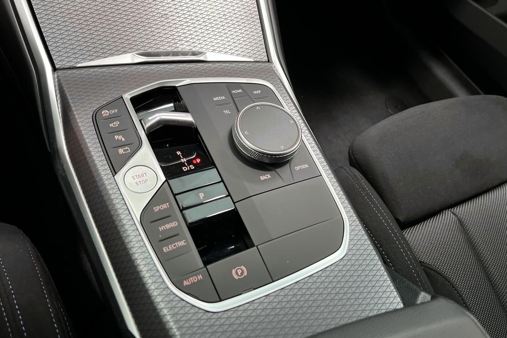 BMW 3-sarja iso kuva 13