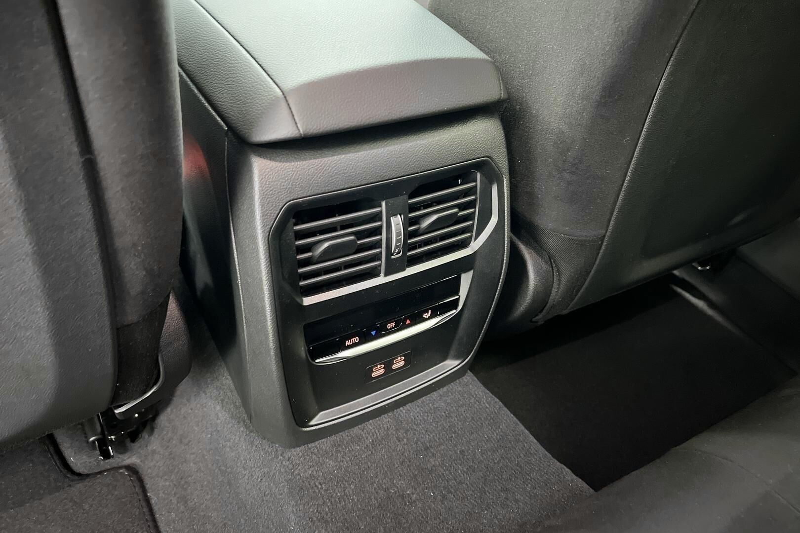 BMW 3-sarja iso kuva 19