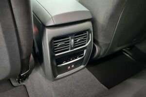 BMW 3-sarja esikatselu 19