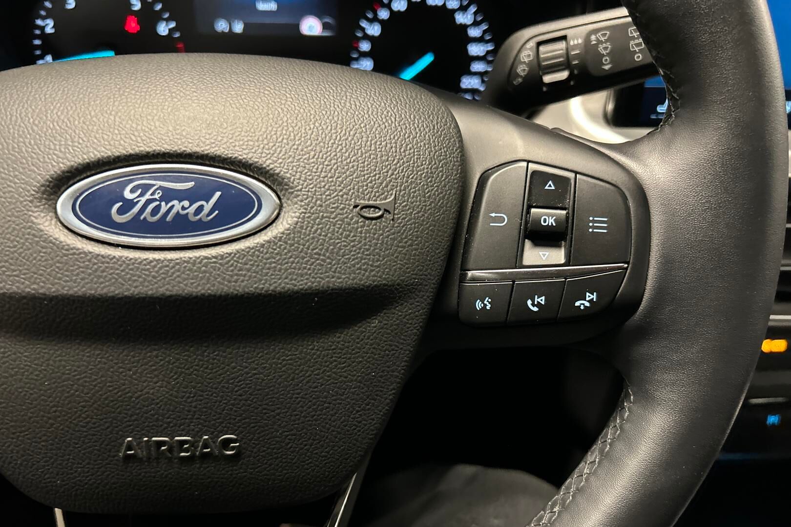 Ford Focus iso kuva 21
