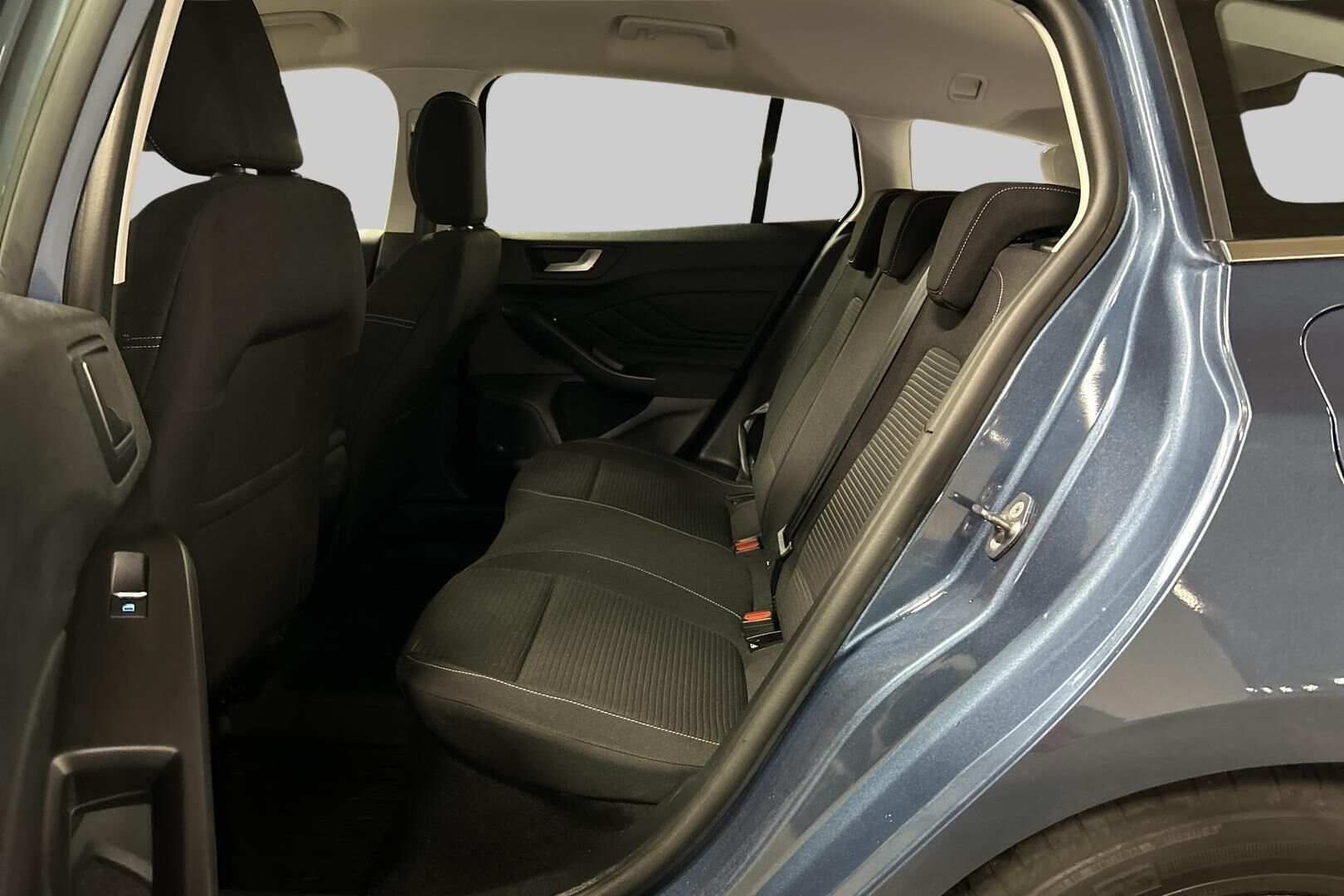 Ford Focus iso kuva 30