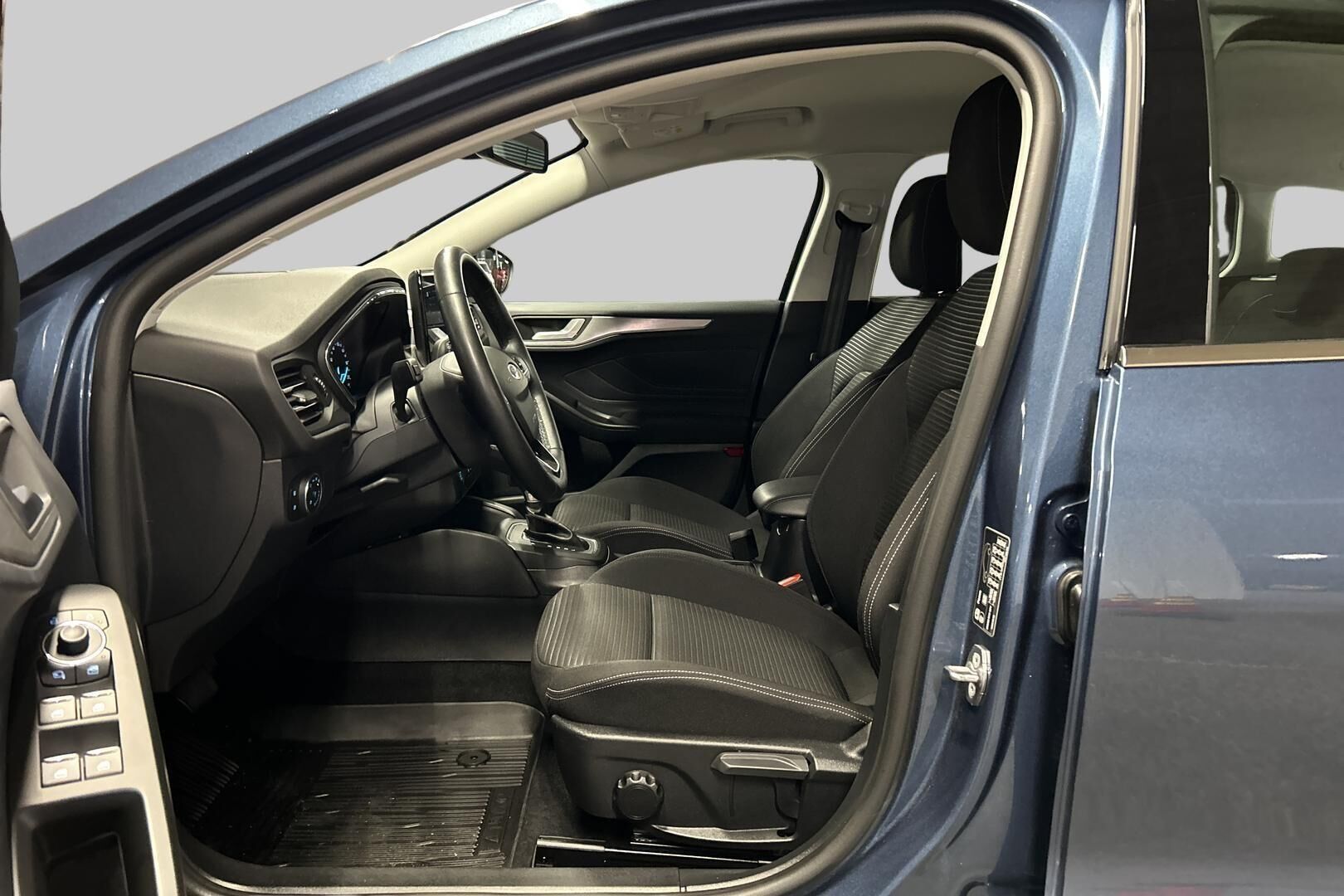 Ford Focus iso kuva 9