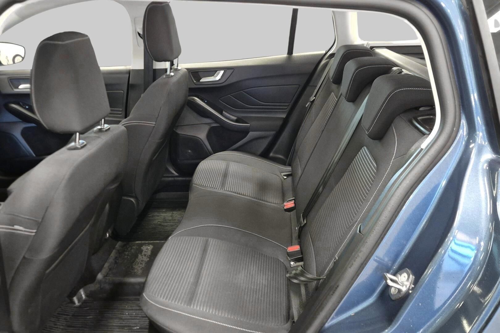 Ford Focus iso kuva 7