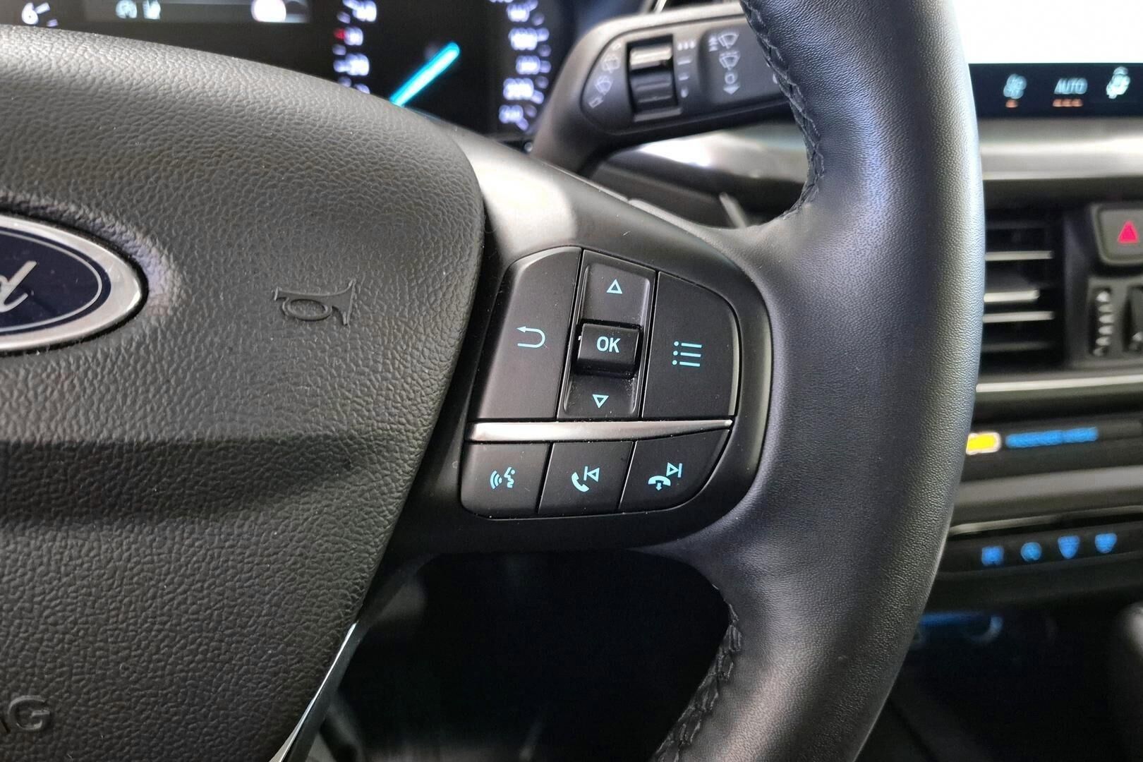 Ford Focus iso kuva 15