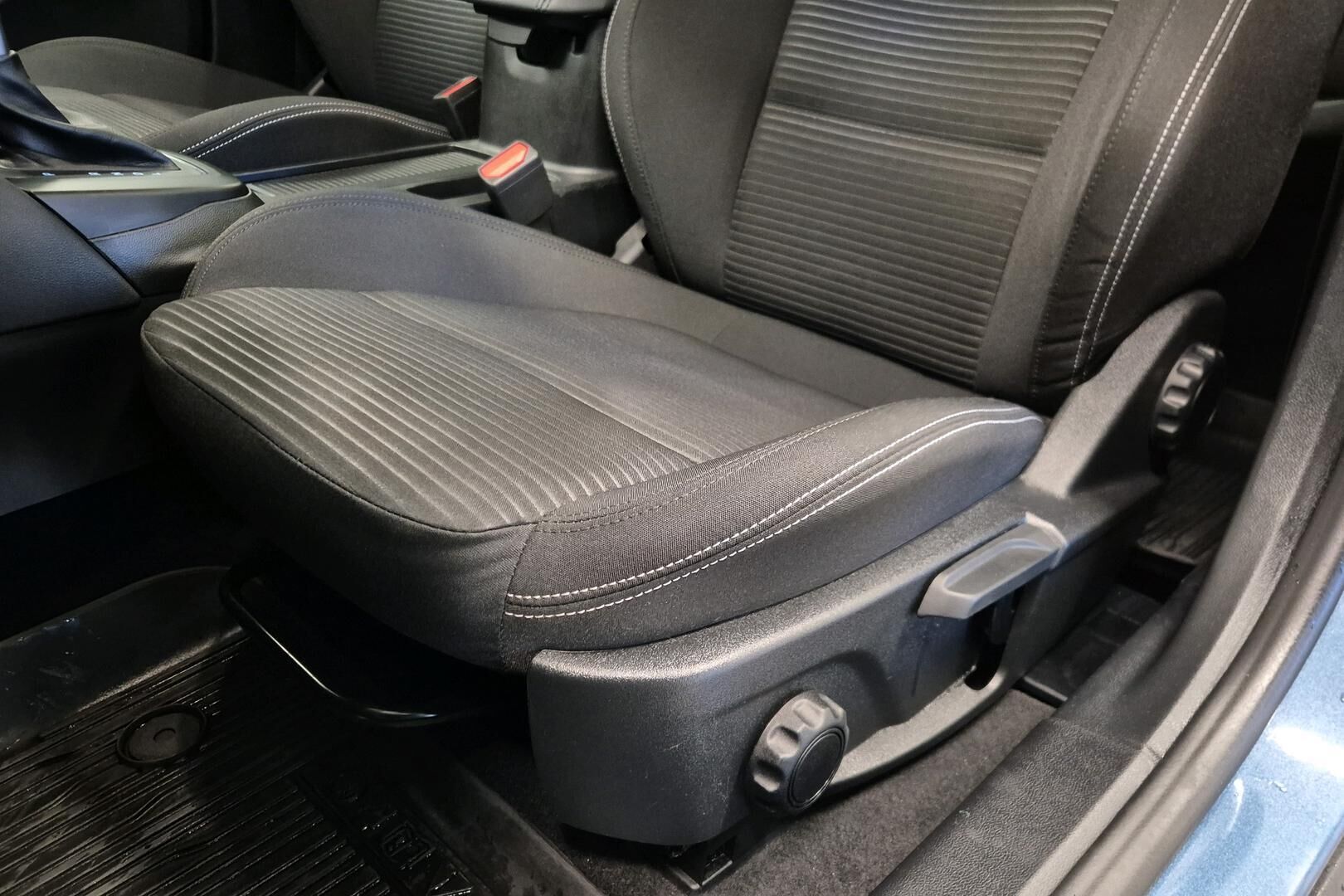 Ford Focus iso kuva 19