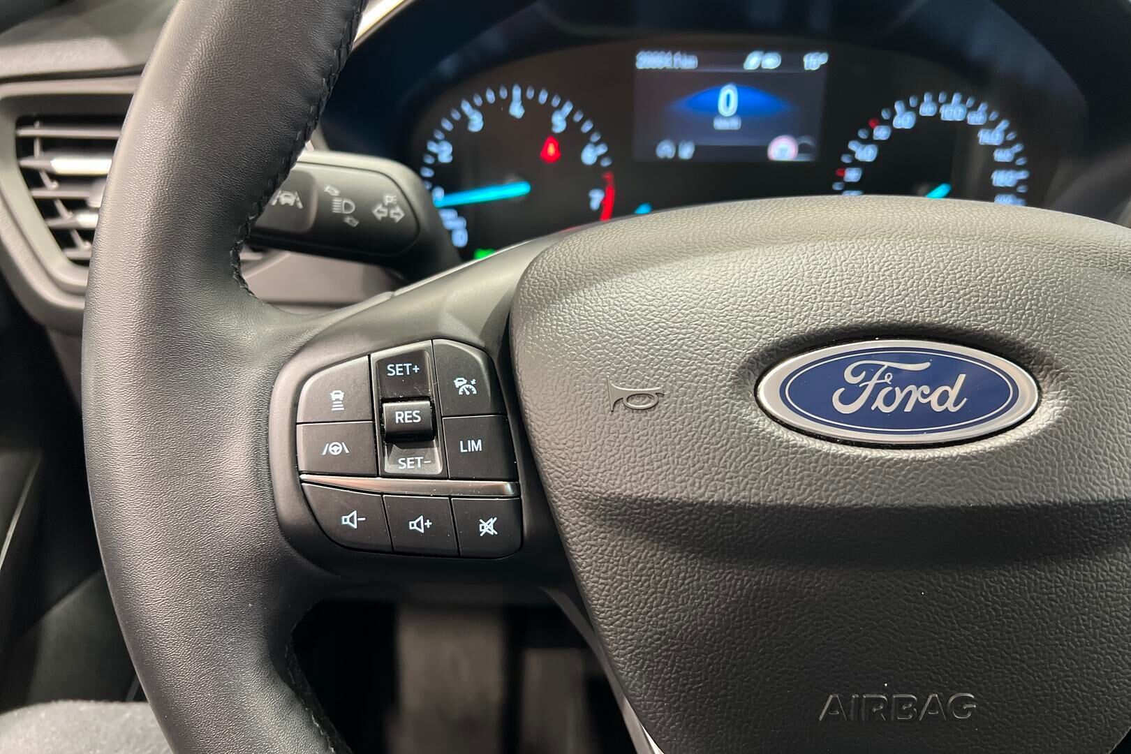 Ford Focus iso kuva 22