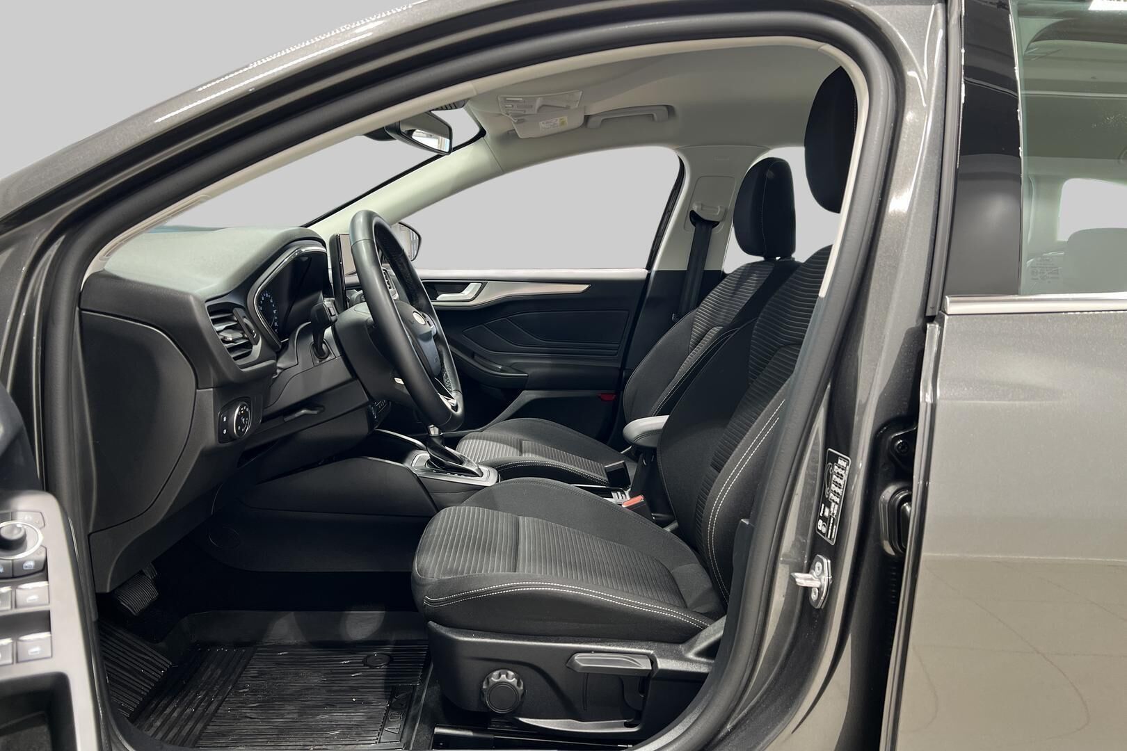 Ford Focus iso kuva 7