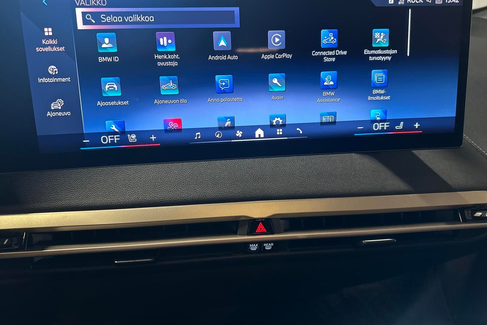 BMW iX iso kuva 15