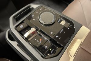 BMW iX esikatselu 15