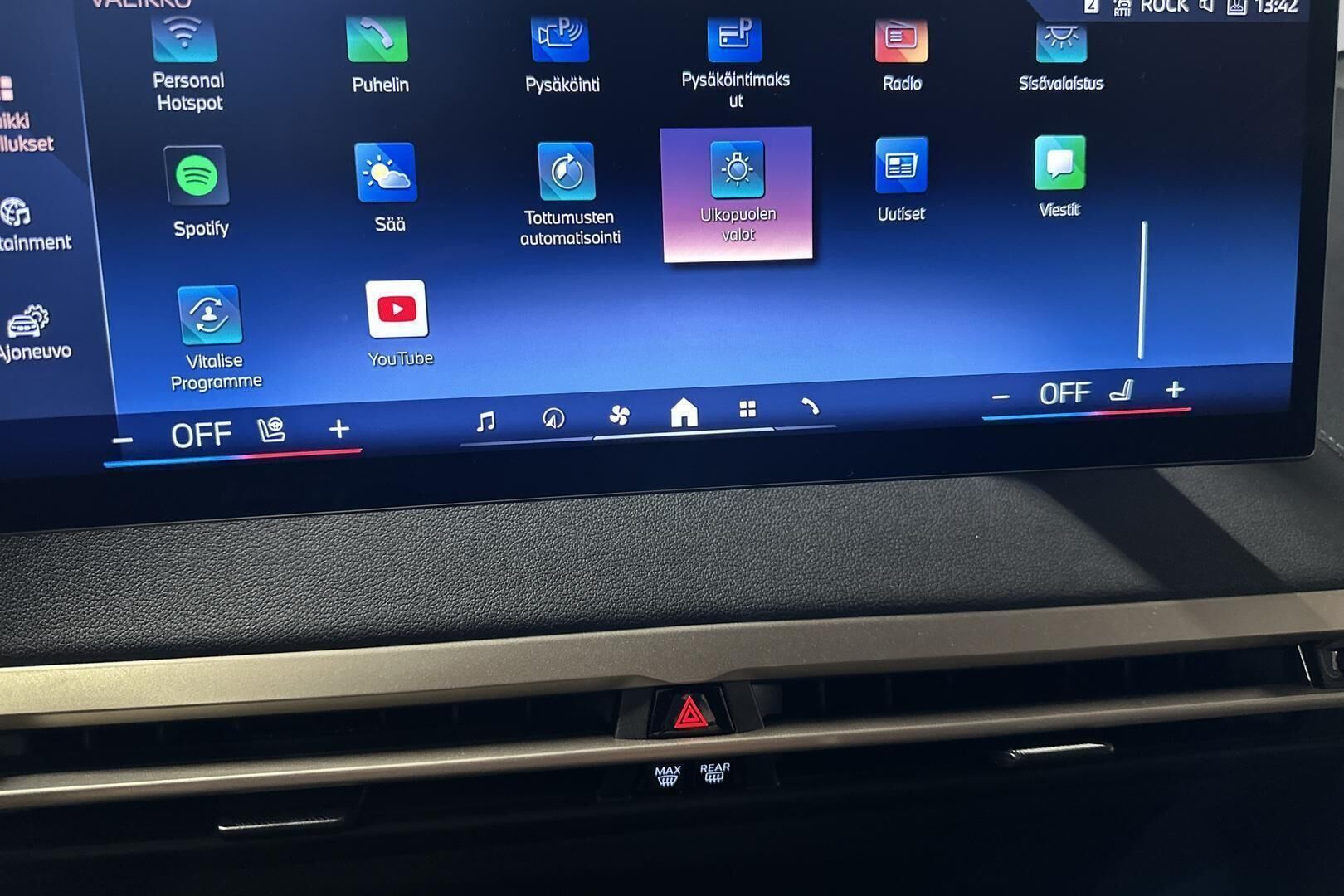 BMW iX iso kuva 17