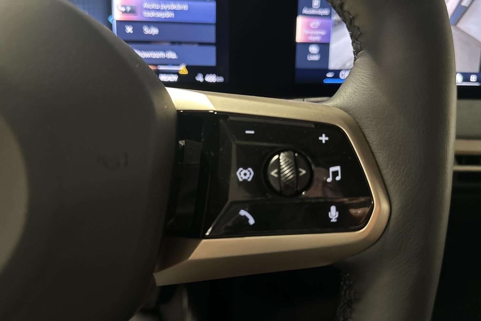 BMW iX iso kuva 23