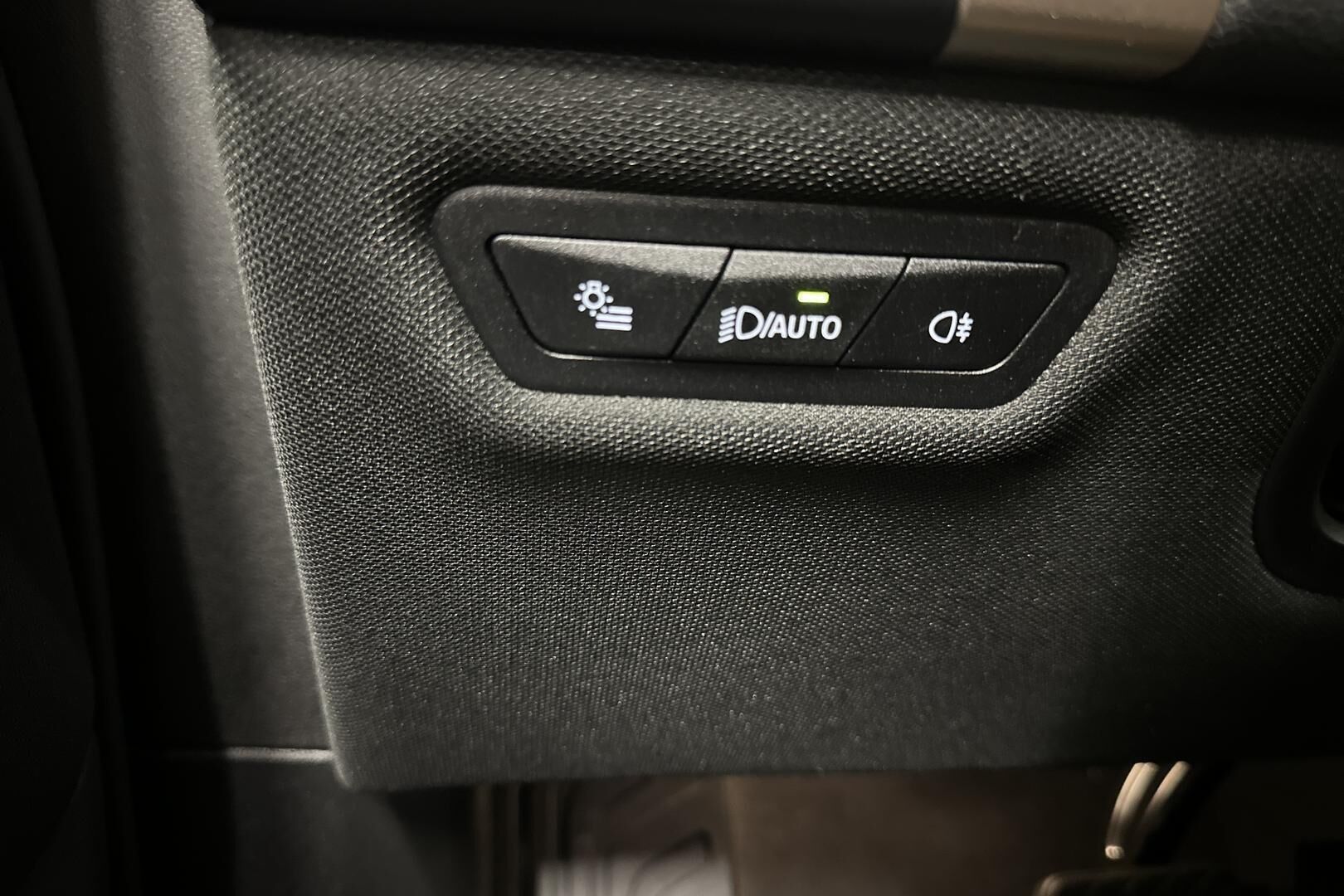 BMW iX iso kuva 24
