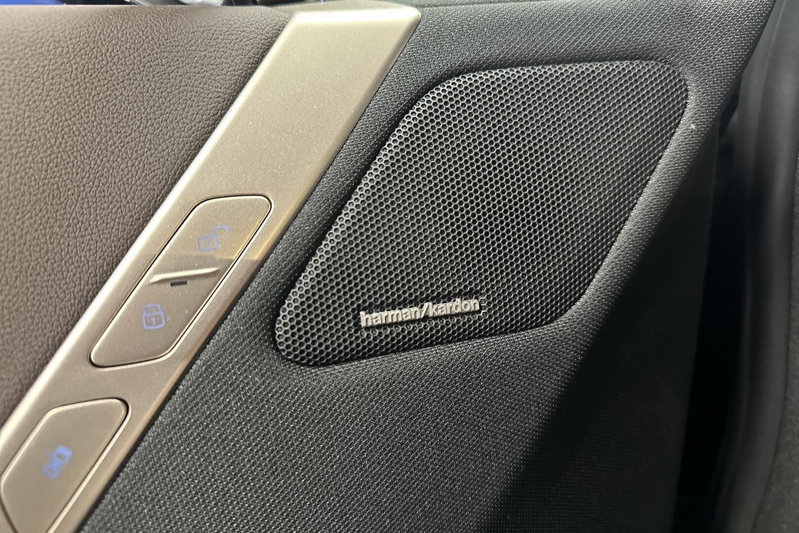 BMW iX iso kuva 26