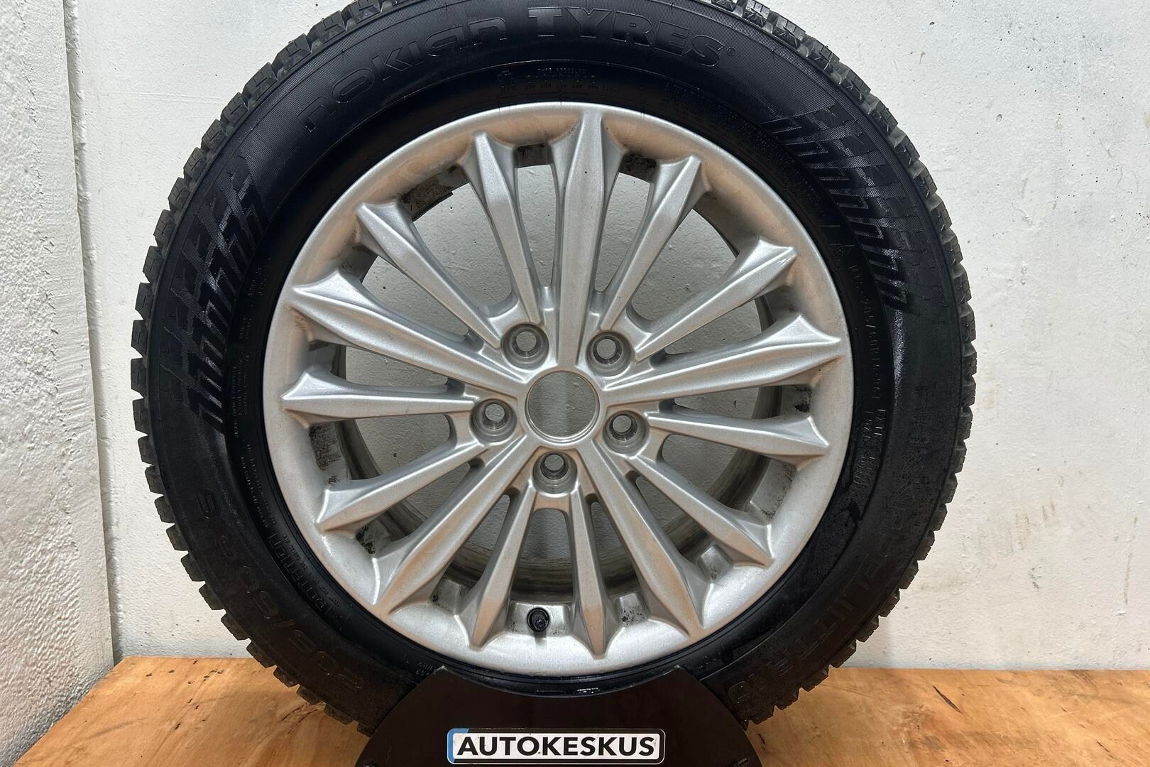 Ford Focus iso kuva 13