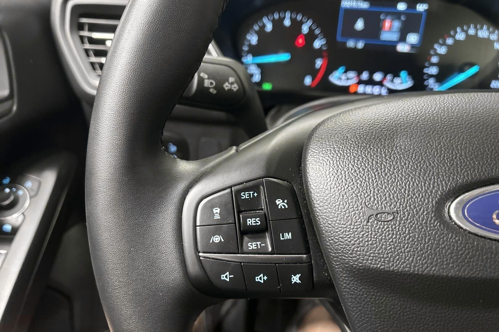Ford Focus iso kuva 18