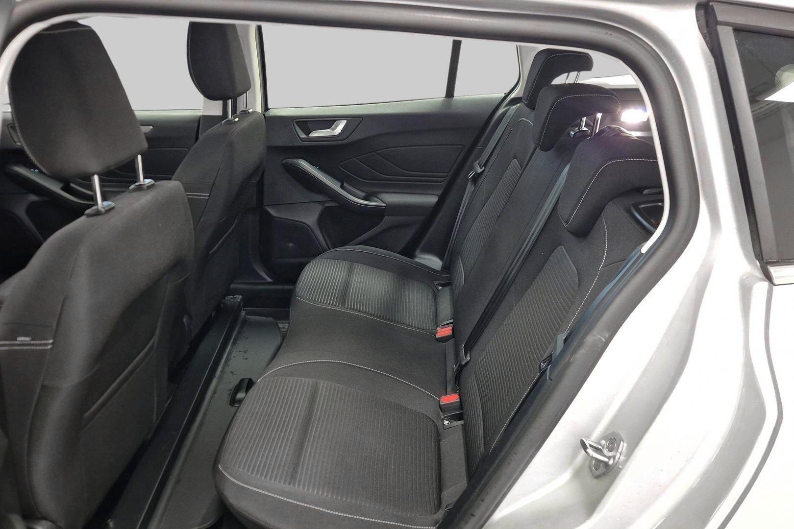 Ford Focus iso kuva 20