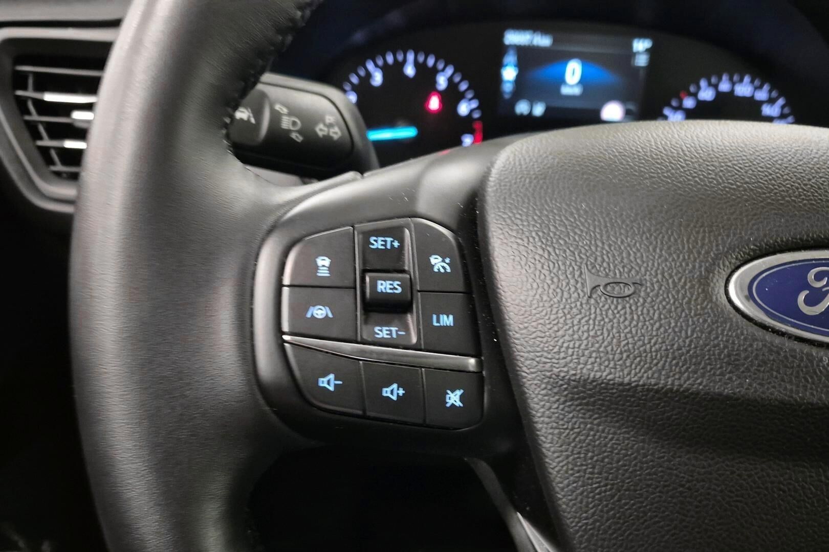 Ford Focus iso kuva 25