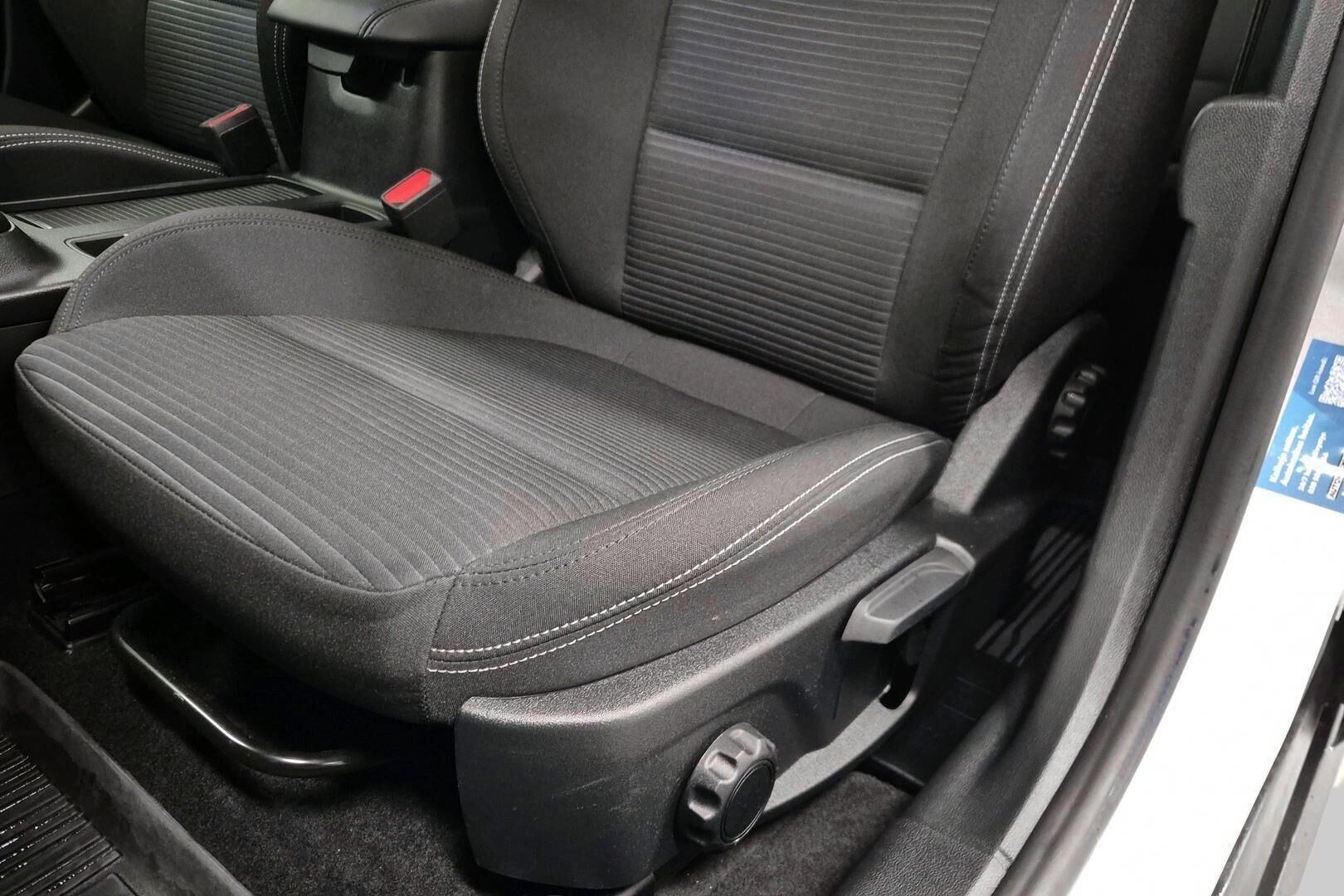 Ford Focus iso kuva 9
