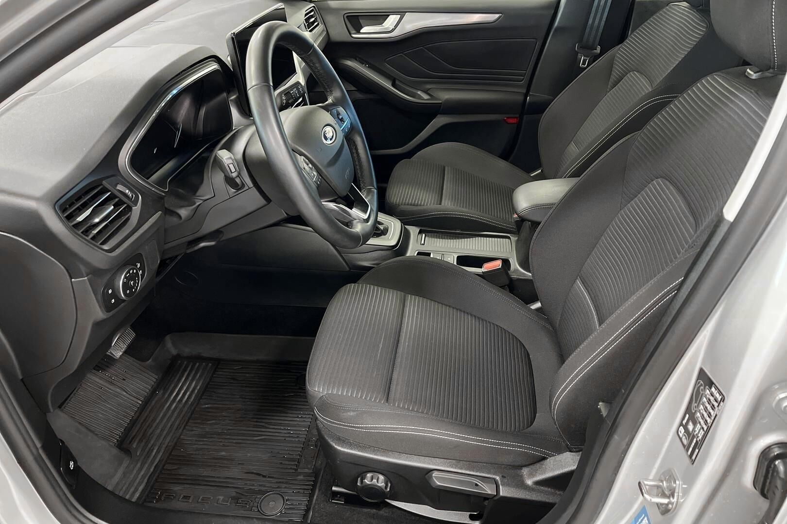 Ford Focus iso kuva 10