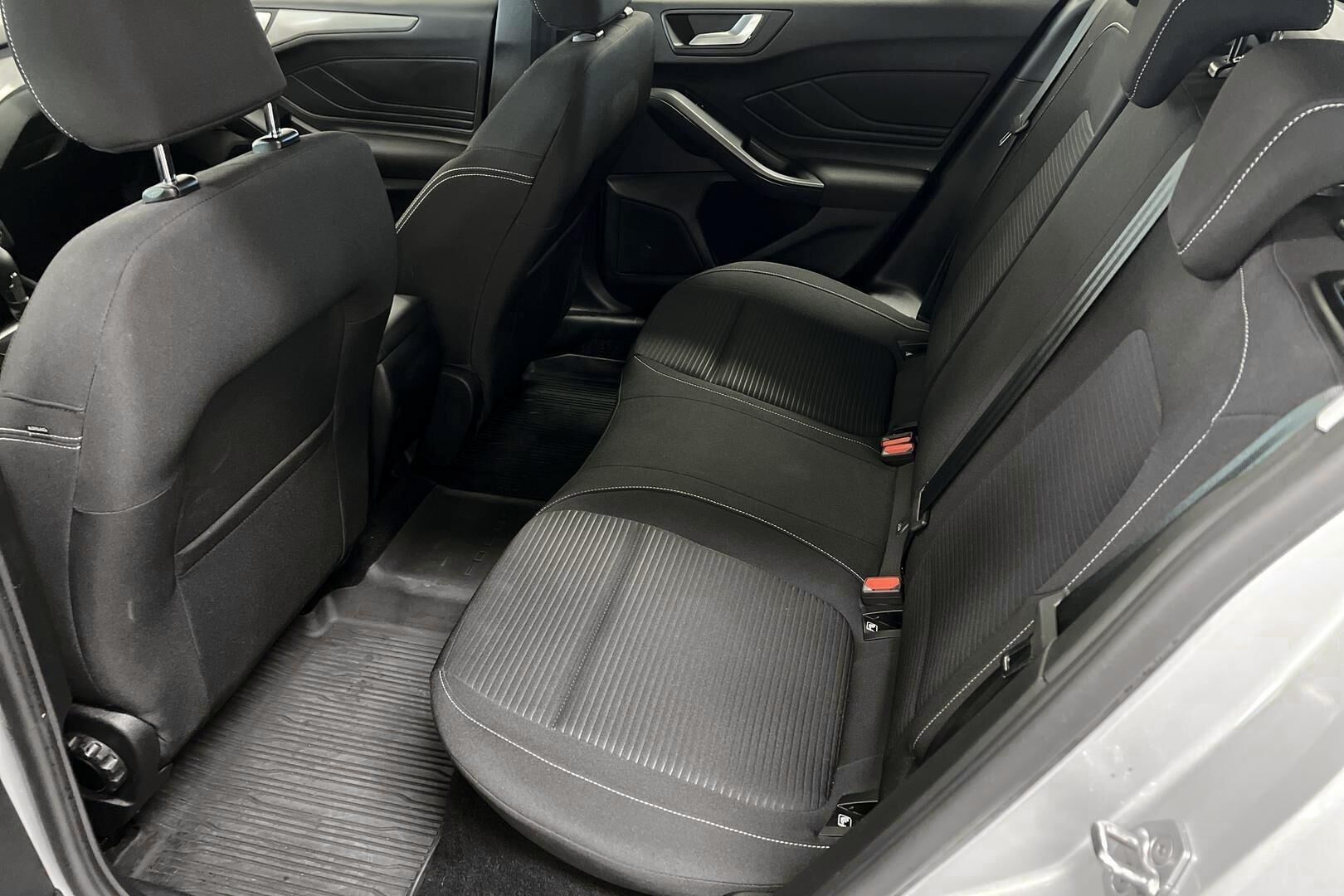 Ford Focus iso kuva 11