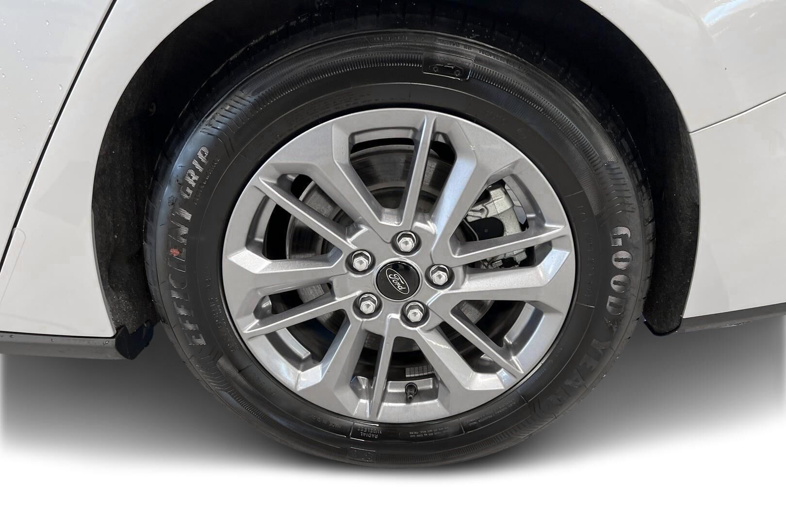 Ford Focus iso kuva 14