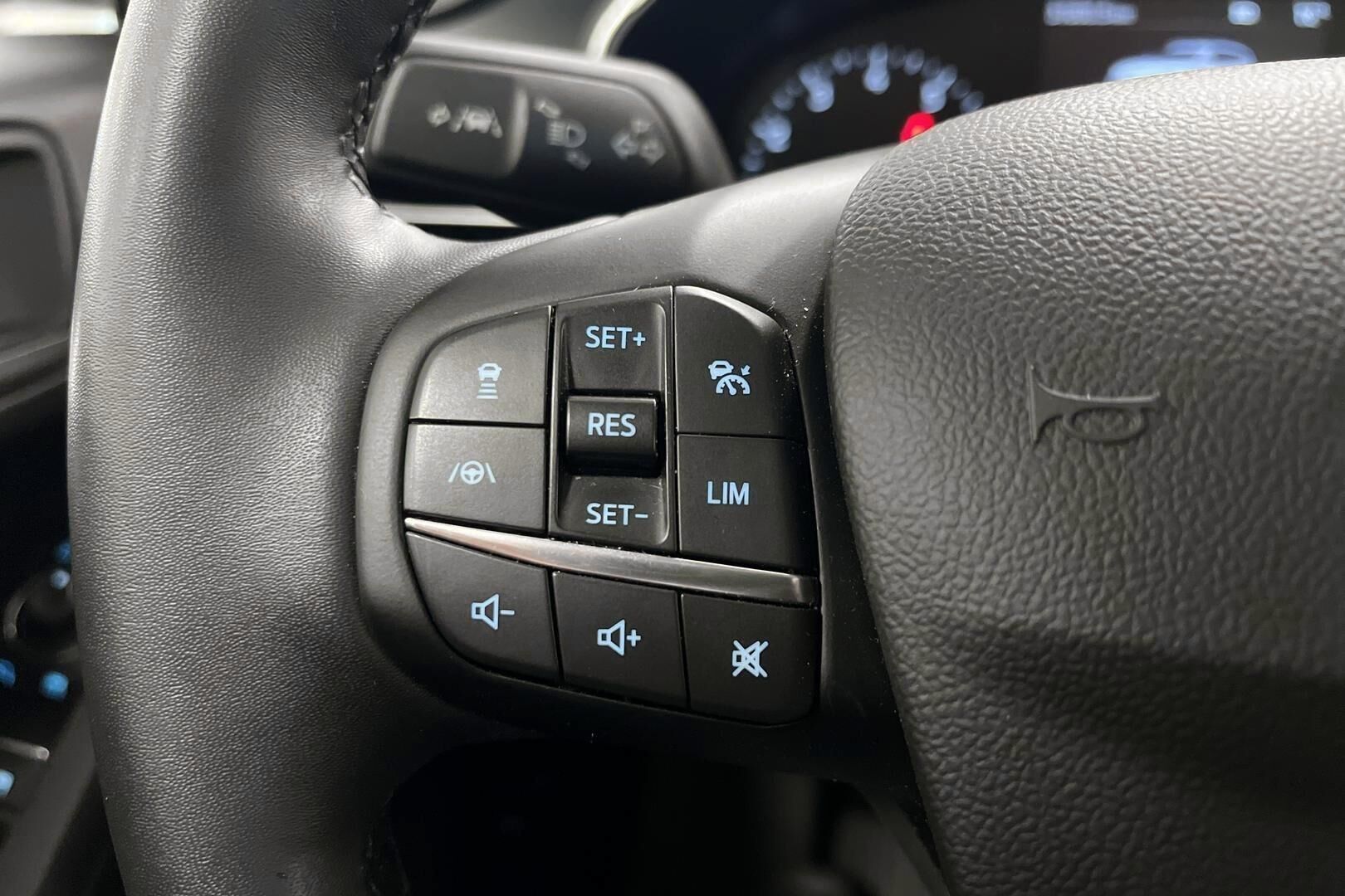Ford Focus iso kuva 18