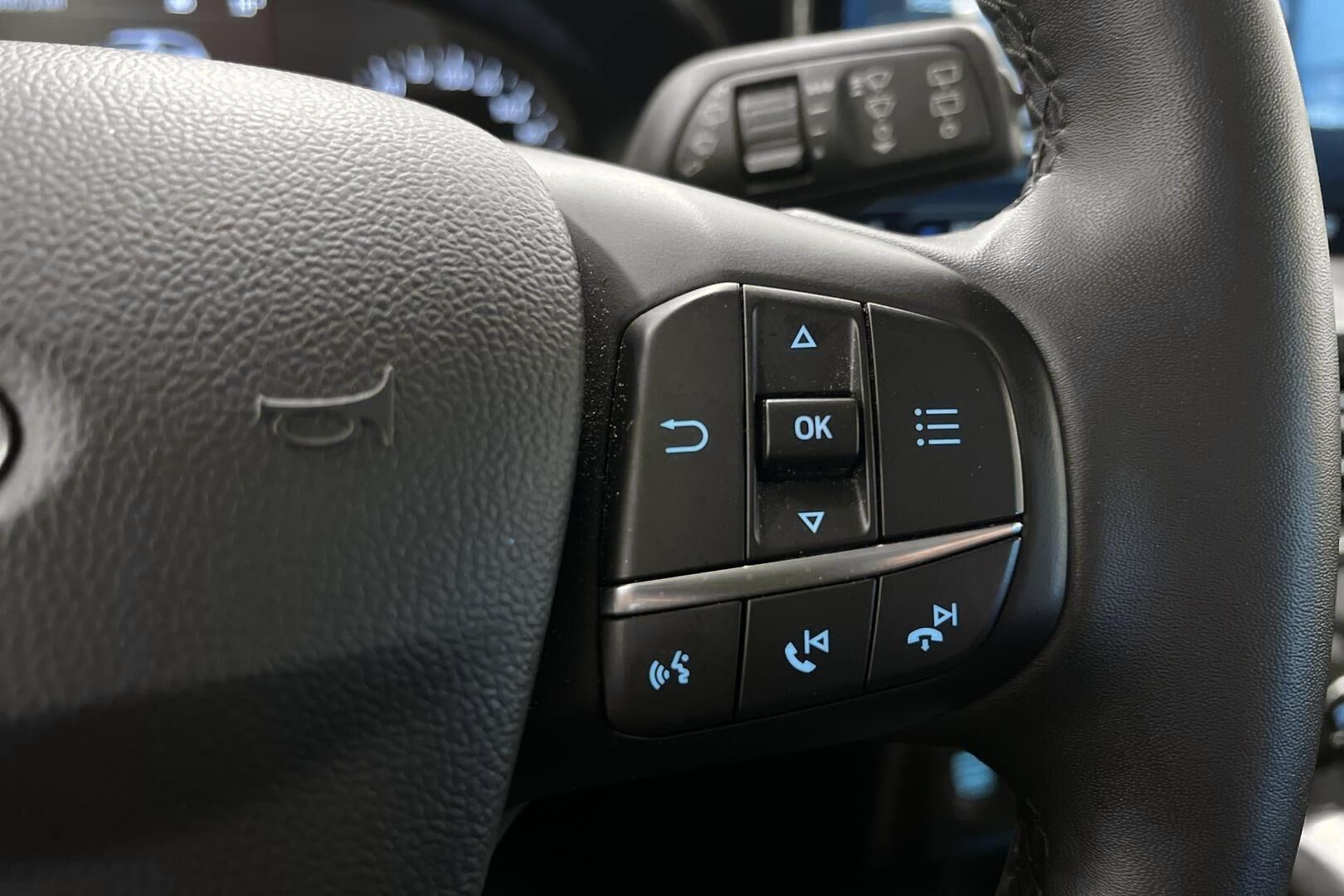 Ford Focus iso kuva 19