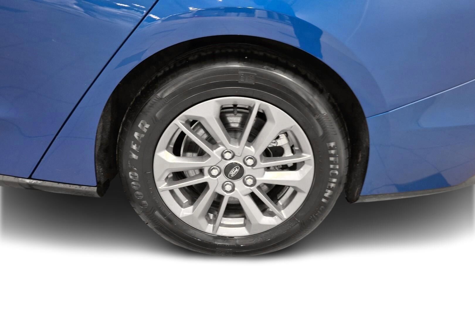 Ford Focus iso kuva 13