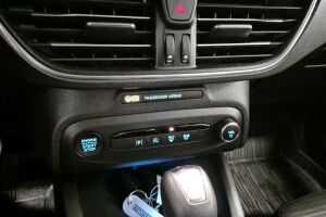 Ford Focus esikatselu 16