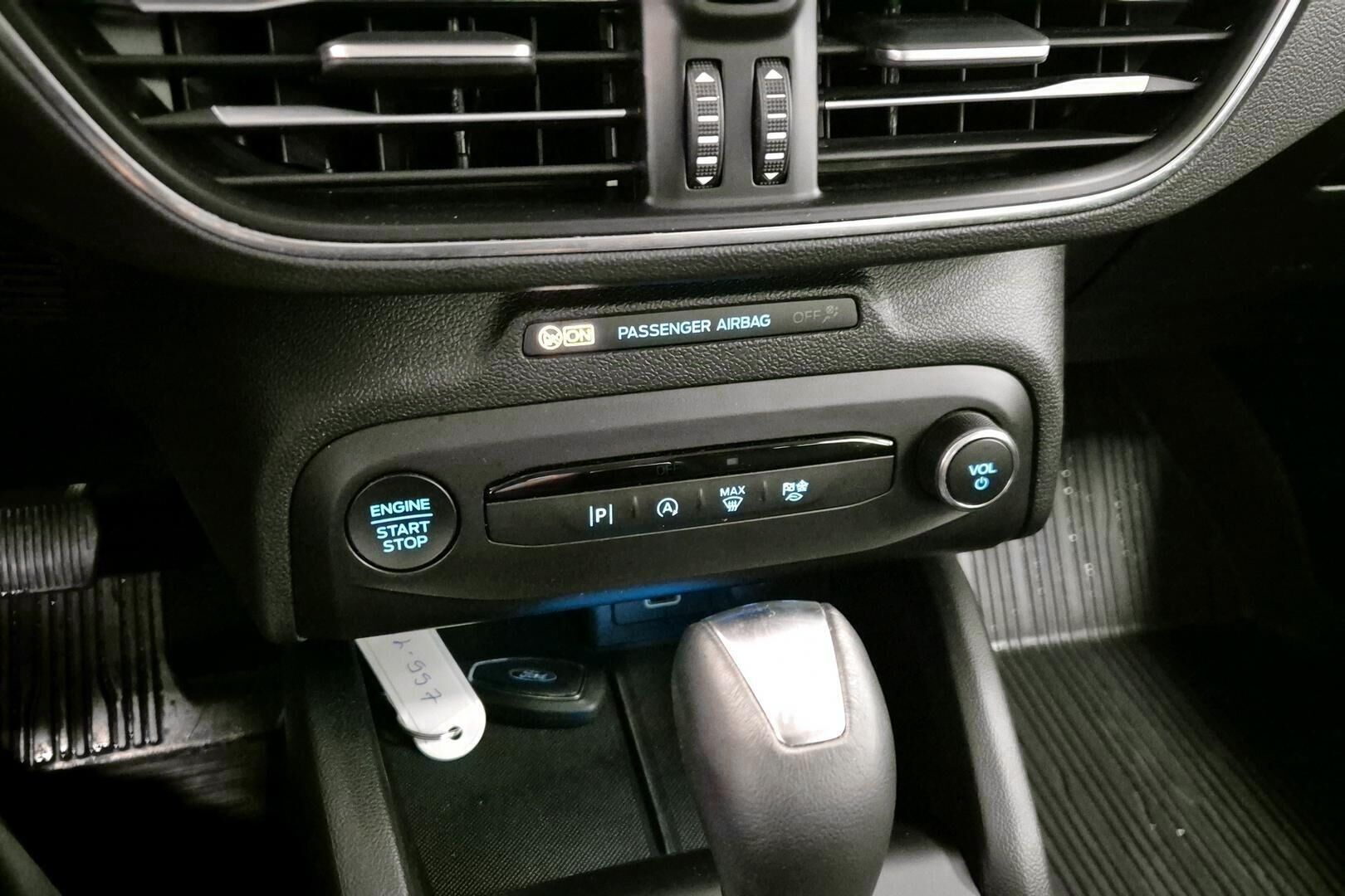 Ford Focus iso kuva 16
