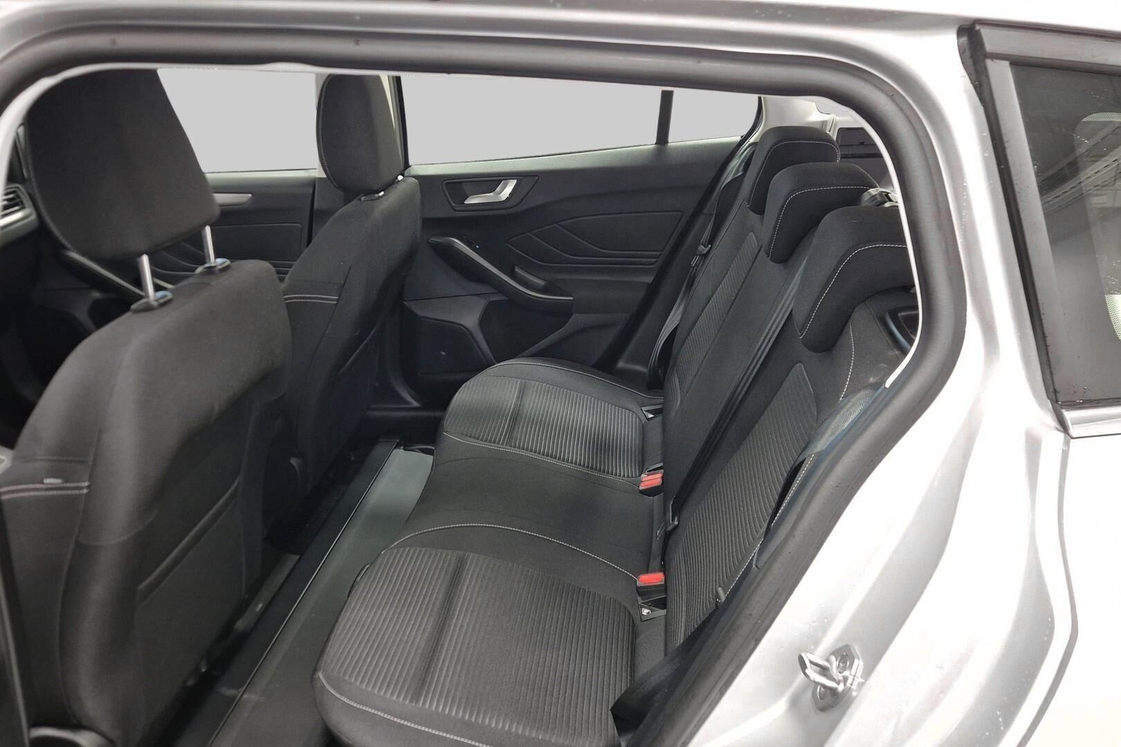 Ford Focus iso kuva 20