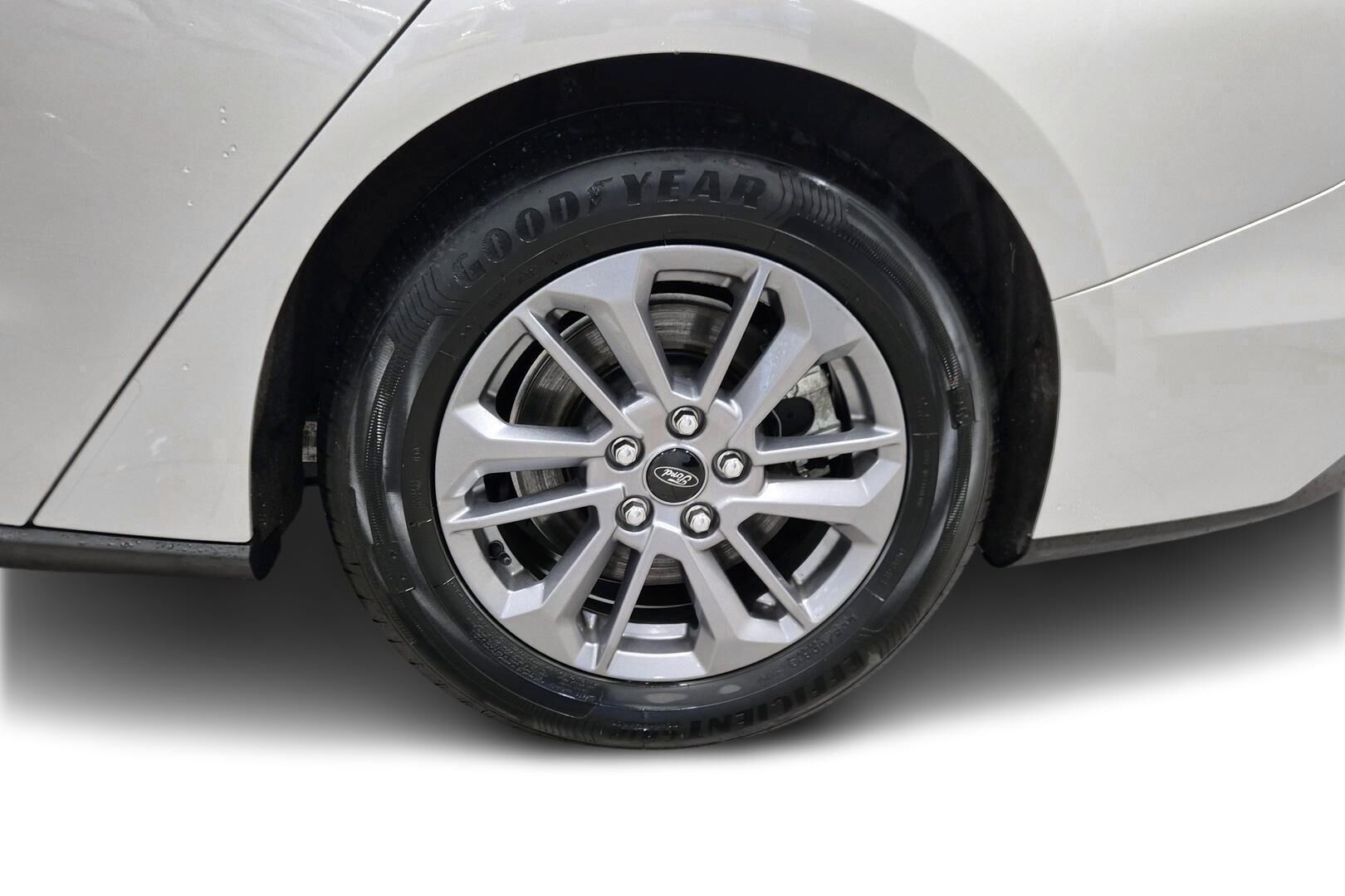Ford Focus iso kuva 9