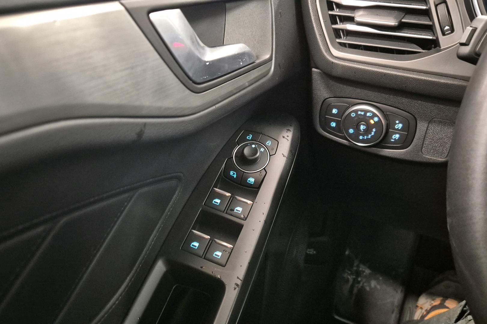 Ford Focus iso kuva 13
