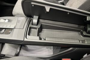 BMW IX1 esikatselu 25