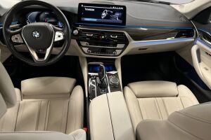 BMW 5-SARJA esikatselu 13